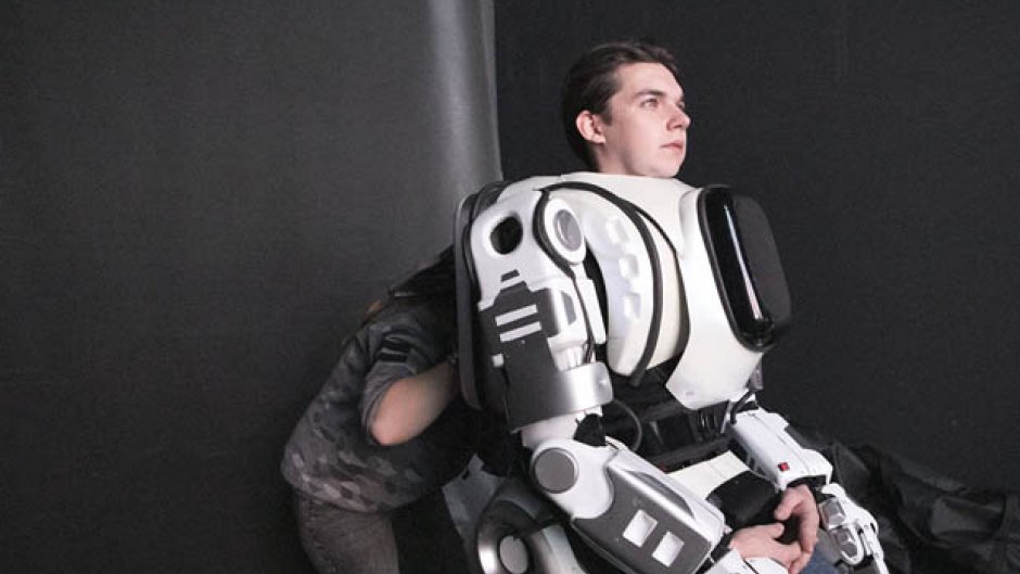 KeepPeaceNoWar's tweet image. "Шойгу заявил, что в России начали выпускать автономных боевых роботов"
Внутри каждого робота сидит по ватнику! 😂