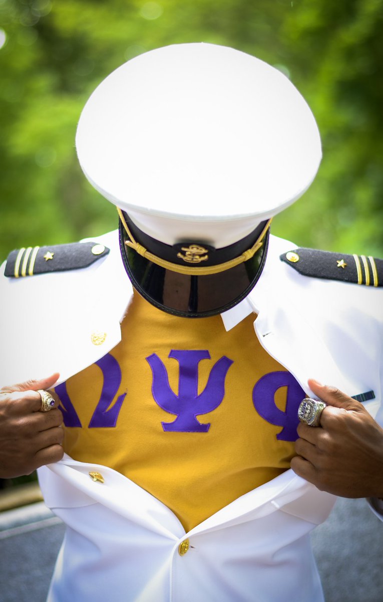 ck3thethrill's tweet photo. God overflowed my glass during my four years at the Naval Academy:
🎯 B.S. Political Science 
🎯 Class of 2021 President 
🎯 NFF Scholar-Athlete Hall of Fame 
🎯 OPPFI 
🎯 Navy Football Team Captain 
🎯 Signed by the Tampa Bay Buccaneers 
🎯 Information Warfare Community Select https://t.co/TKgTiMhodU