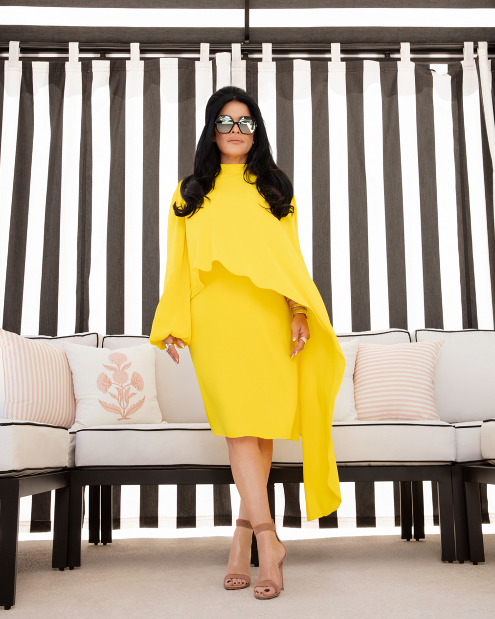 Injusto salud Correspondencia marthadebayle on Twitter: "Mellow yellow 💛 Encuentren este espectacular  vestido en tiendas Ivonne y Liverpool y online en https://t.co/midrD6iU6l y  https://t.co/s6EqVZvP4D 😉 #MarthaDebaylexIvonne Spring/Summer 2021 Limited  Edition International ...