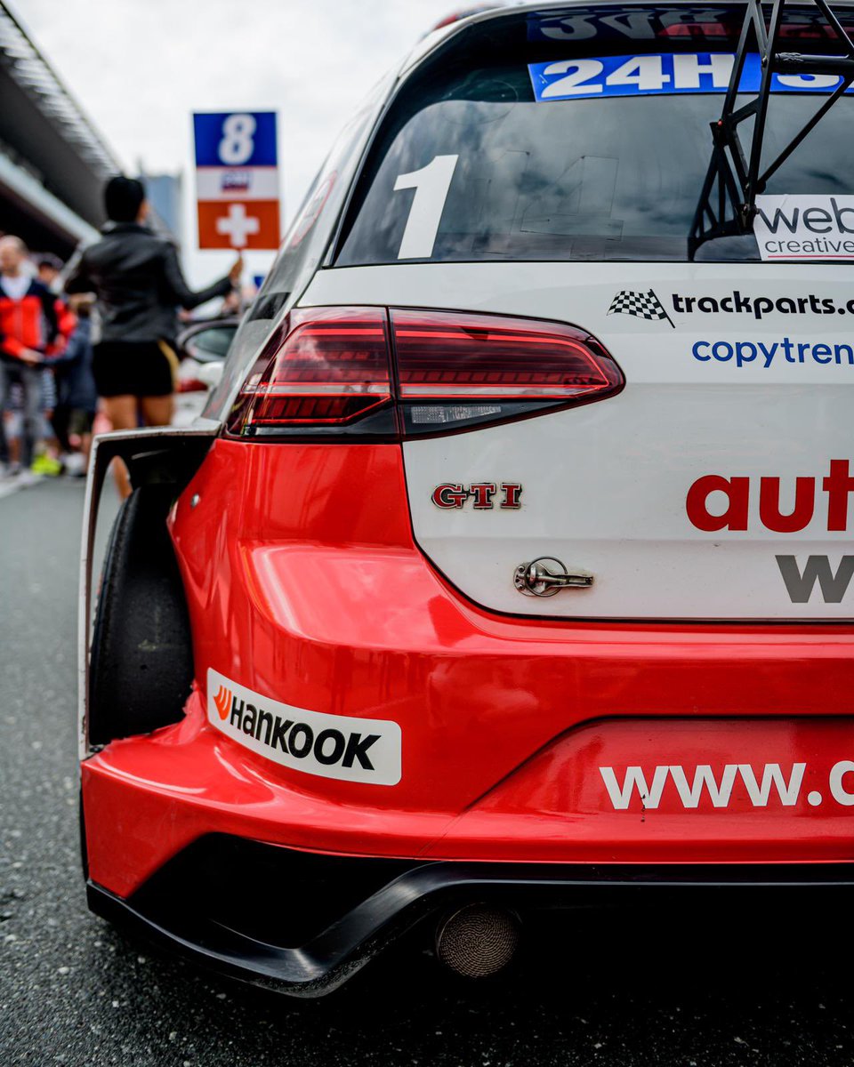 Verpassen Sie nicht unseren Livestream!  
Steigen auch Sie ein, während dem 12h Rennen in Hockenheim. Morgen um 09.00 Uhr starten wir das Qualifying. Hier der Link dazu: autorama.ch/de/livestream  
<a href="/vwschweiz/">Volkswagen Schweiz</a> <a href="/24HSERIES/">24H SERIES</a> @volkswagenms <a href="/YannickMettler/">Yannick Mettler</a> 
#autorama #autoramawetzikon