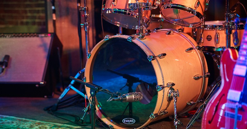 USAudioTechnica's tweet photo. #BuyAMusicalInstrumentDay is all about playing #music. If #drums are your go-to choice, then pair them with our #AE2500 dual-element instrument #microphone to amplify and celebrate the sweet sounds. Learn more: https://t.co/u1G9cnWfb6 #AudioTechnica https://t.co/1nouoGgcw3