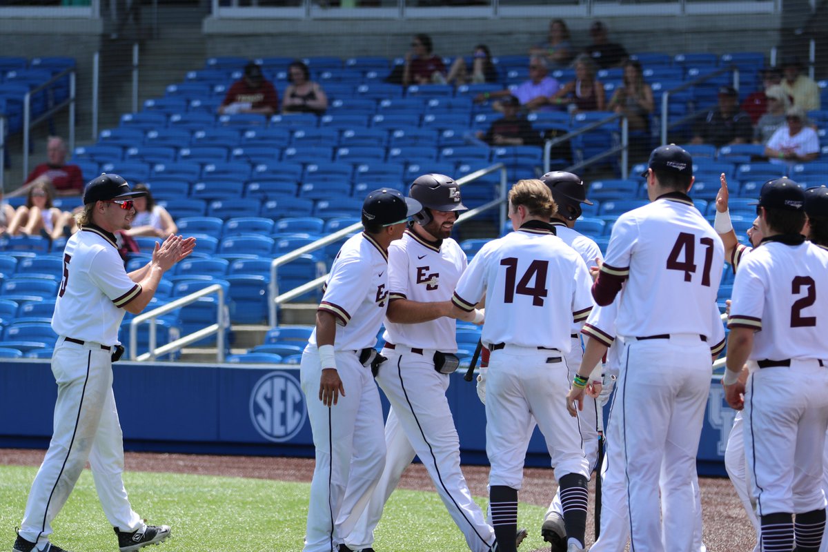 EarlhamQuakers's tweet photo. BB | Going where no @EarlhamBaseball player has gone before.

Hit no. 200 for Earlham career hits record holder Danny Dopp.
#FFIL https://t.co/NLG3ERvp1i