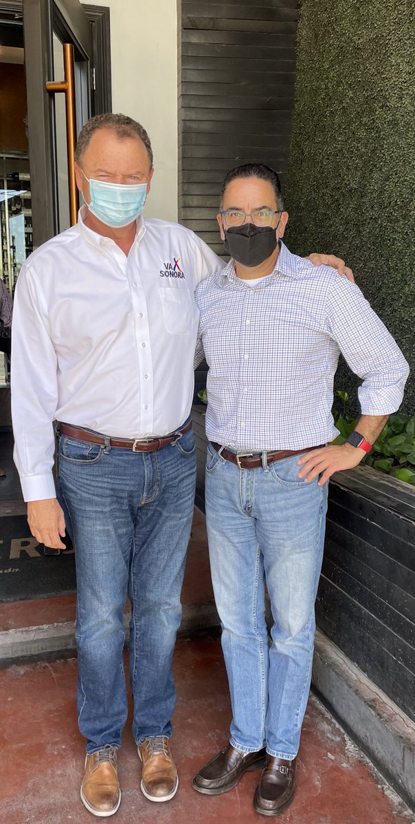 JLozanoA's tweet photo. Aquí con el próximo Gobernador de Sonora, mi querido amigo y colega @EGandaraC. Sus propiedades son la ética, la experiencia, los resultados y la congruencia. Las de @AlfonsoDurazo son inmobiliarias. Así. https://t.co/hzoxpC3xMj