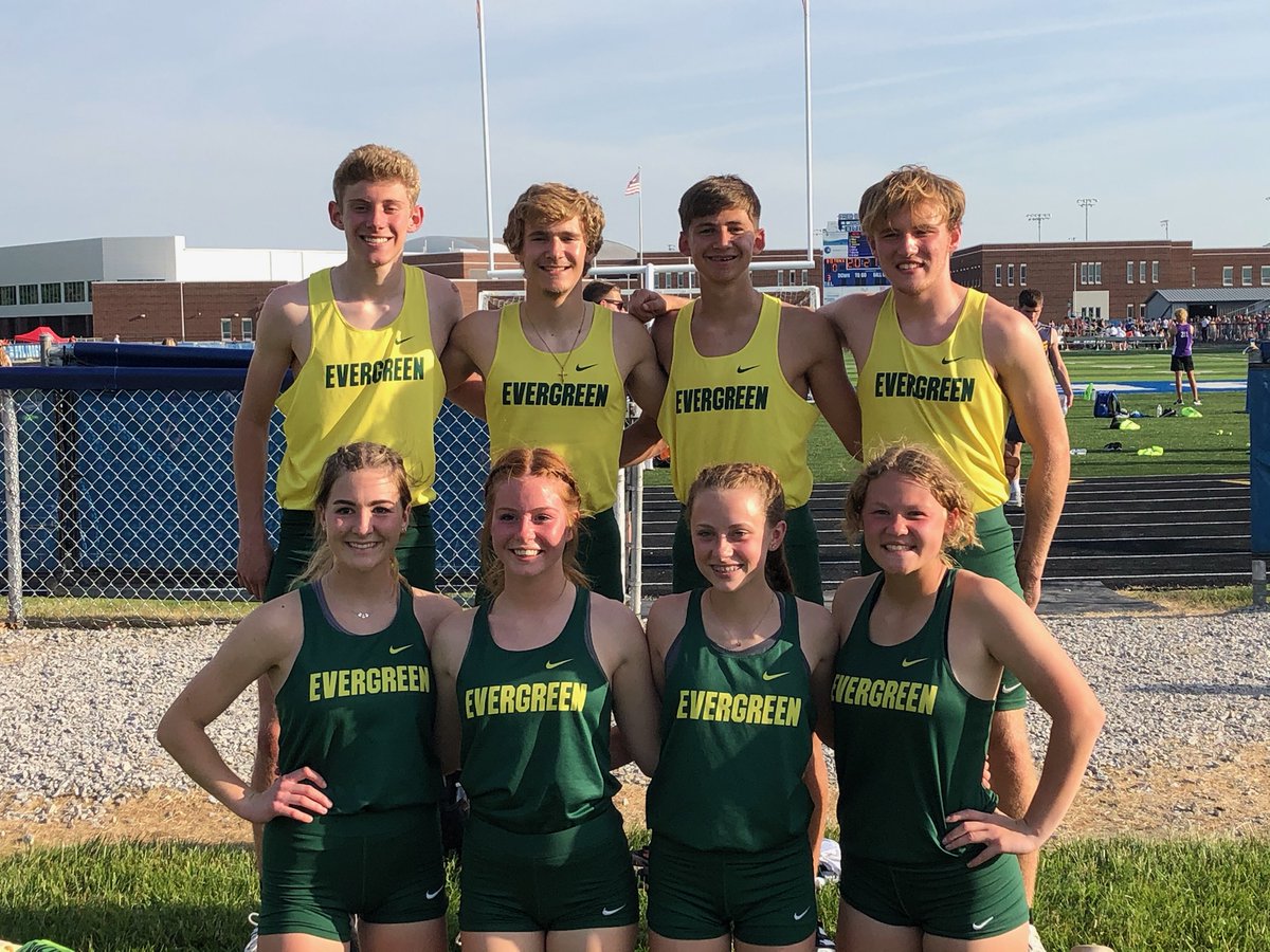 Sinmom27's tweet photo. CONGRATULATIONS to both boys and girls 4x1 teams for qualifying for REGIONALS!! LET'S GO VIKINGS!! 💛💚 #vikingproud #proudmomma https://t.co/e8dJTh8WzM