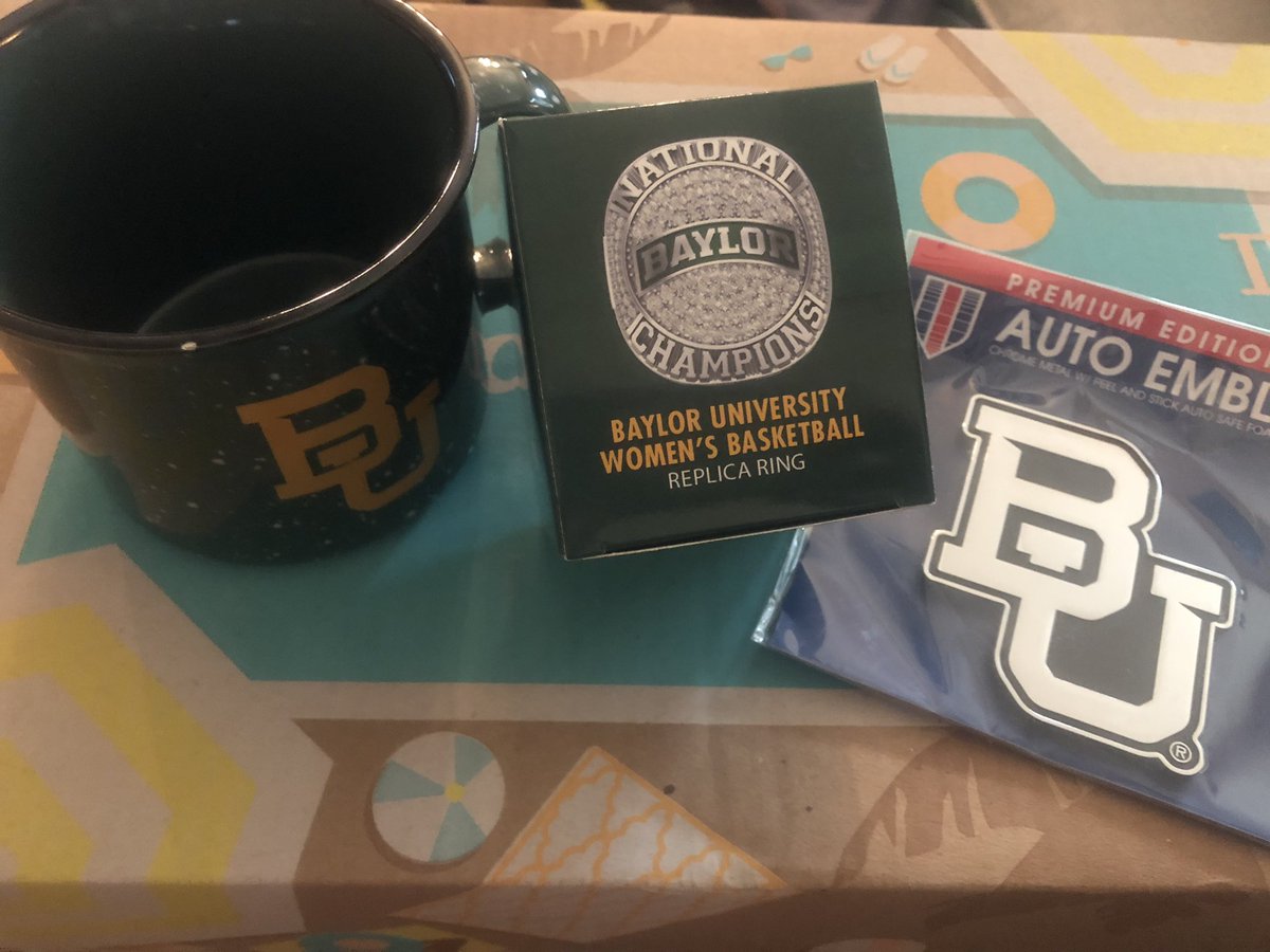 CaMeaux's tweet photo. Cashed in my #BaylorBold points! Only left 100 on the table 😜
I’d like to thank All the sports balls and teams for making this year so exciting!
Serious though… if y’all don’t play, why???? https://t.co/WXB55IYRNr