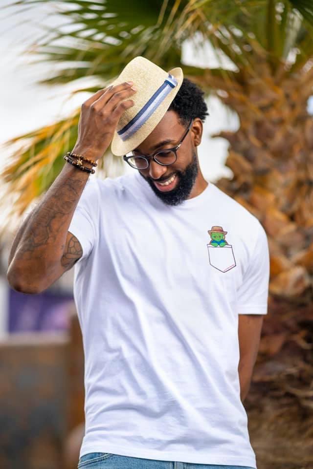 layop's tweet image. 🚨 NEW Tee Alert! 🚨

Everyone’s favorite turtle 🐢 is back! ❤️

Lionel is back on our NEW Lionel pocket tee &amp;amp; it’s available NOW at LAYOP.com. 💻

Click link above to purchase this NEW tee today. ☝🏾

🐢®😎🌊🏄🏽‍♂️✌🏾💯

#NewRelease 
#EveryoneLovesLionel