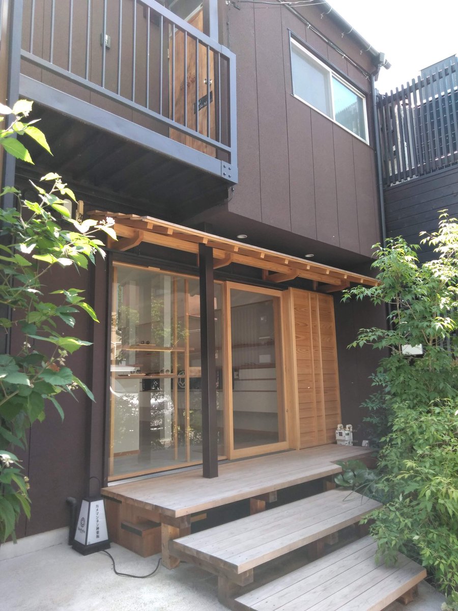 tokyo_kyoto_jp's tweet photo. explored historical town Kagurazaka, Tokyo
#backalleys https://t.co/CyNyPFfyHu