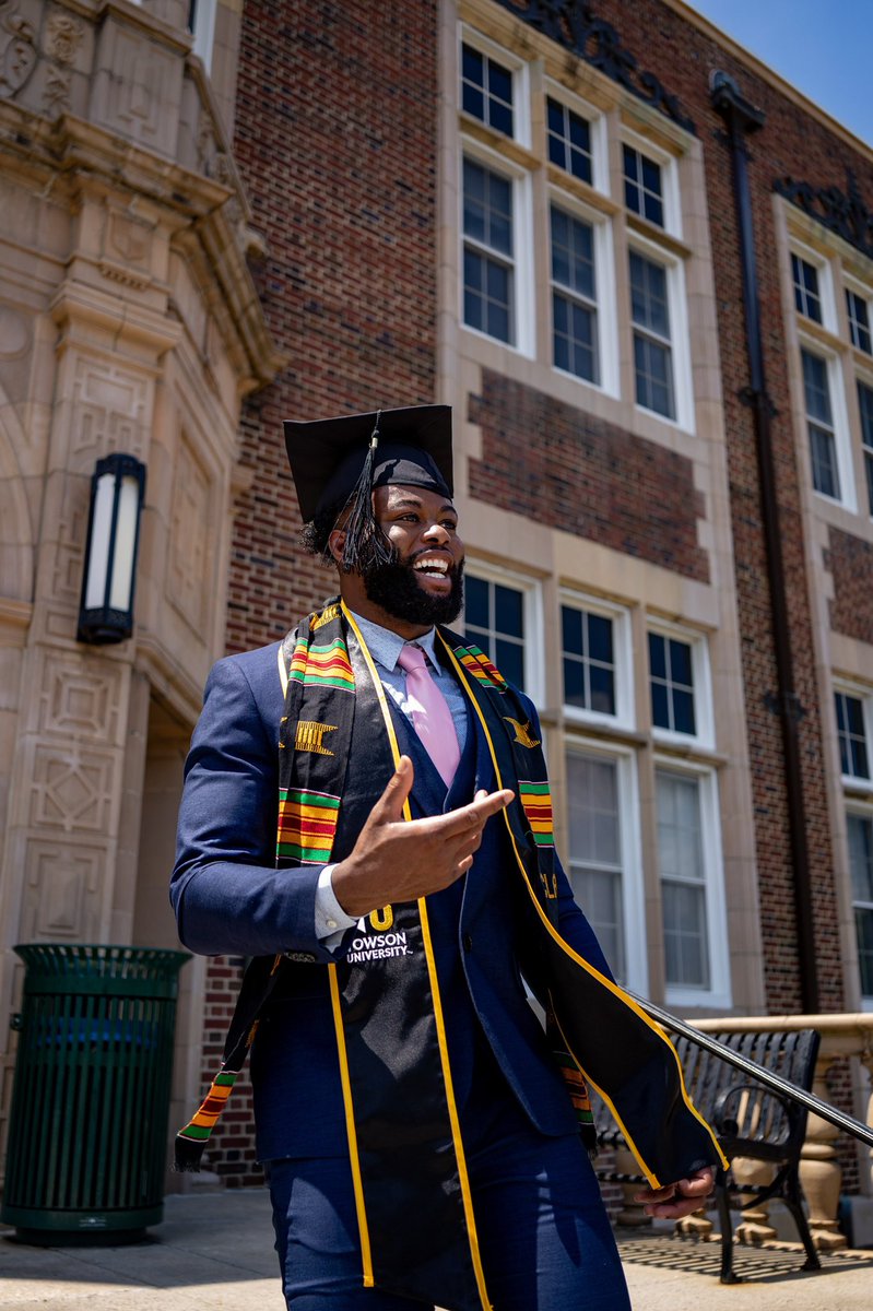 yeahclint's tweet image. My parents immigrated from Nigeria to provide a better life for me and my brothers. Now, I graduate as a first generation student on my way to becoming a Doctor of Physical Therapy. 🙏🏾