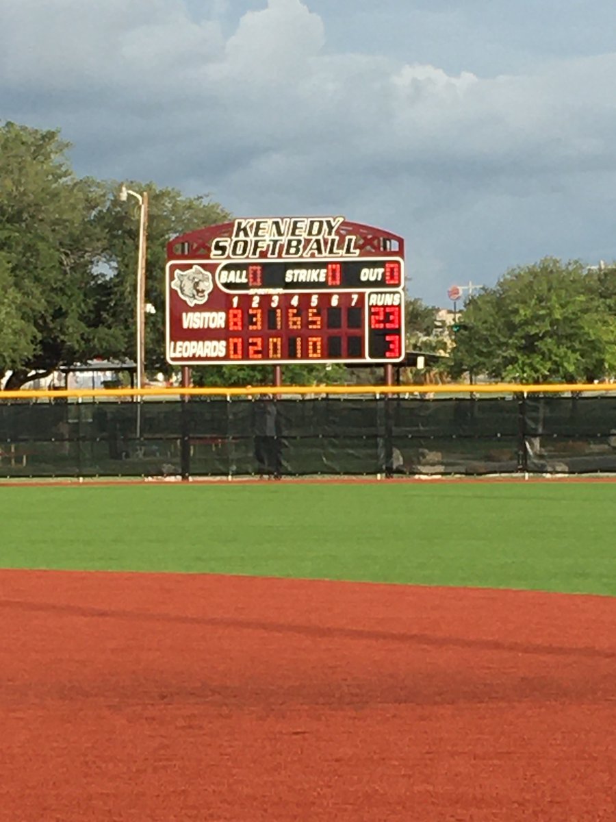 BoerneStarSport's tweet photo. Lady Greyhound softball team wins Game 2 over Tuloso-Midway 23-3 to close it out. Yes, that’s the correct score, 23-3, as BHS runs over the Cherokees. https://t.co/p9Cxj96CMW
