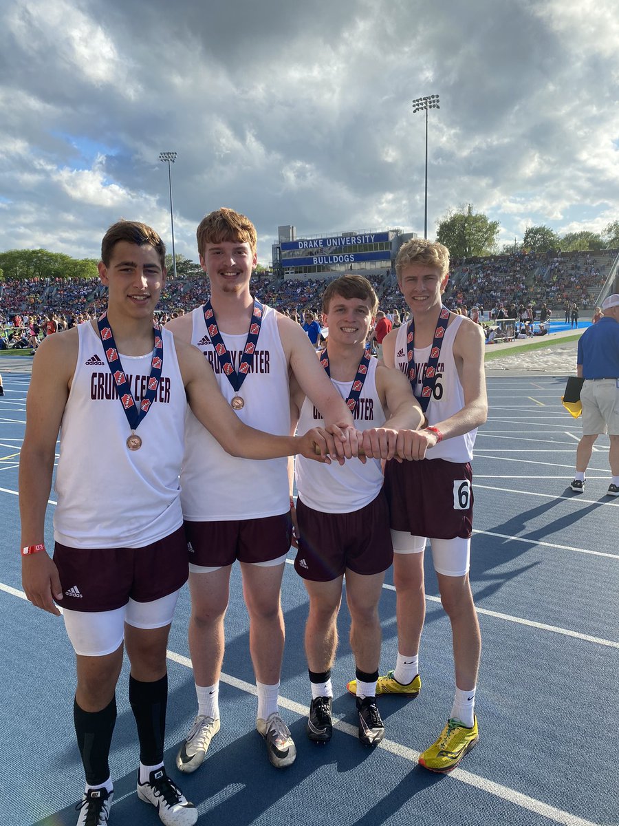 Distance Medley team of Dayne Zinkula, Nick Ascher, Matt Jansen and Kenny Day place 5th.  Coming once again from a slower heat.  We’re fighting!!!
