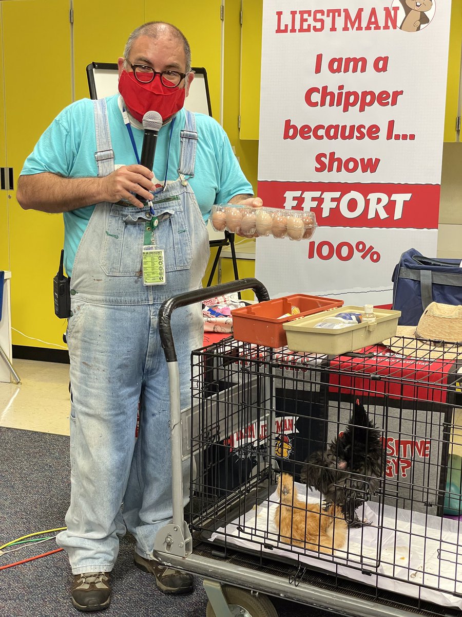KarinaB15435636's tweet photo. Career Week was a little different this year, but thanks to the best Principal in Alief ISD our Chipmunks were able to experience the importance of a Farmer and a Vet. @LiestmanES @AliefCounseling @NoeGalindo2017 https://t.co/Qq9olFwTu6