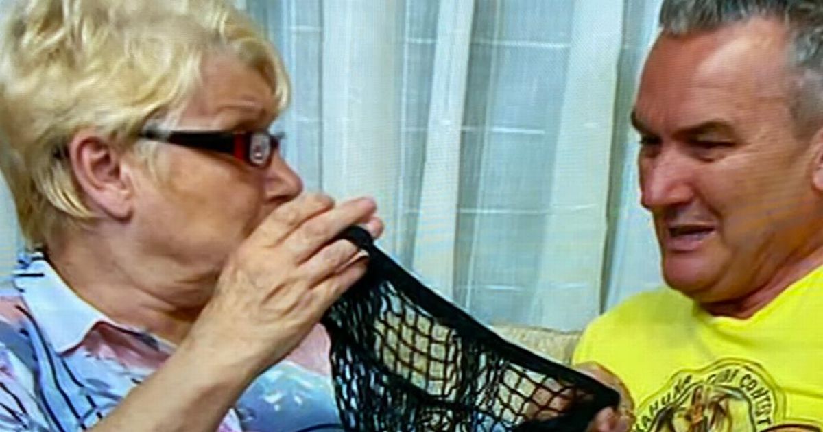 Gogglebox Jenny stunned after Lee makes raunchy discovery in caravan https://t.co/k14xfdLxYa https://t.co/ONQcKXQT6p