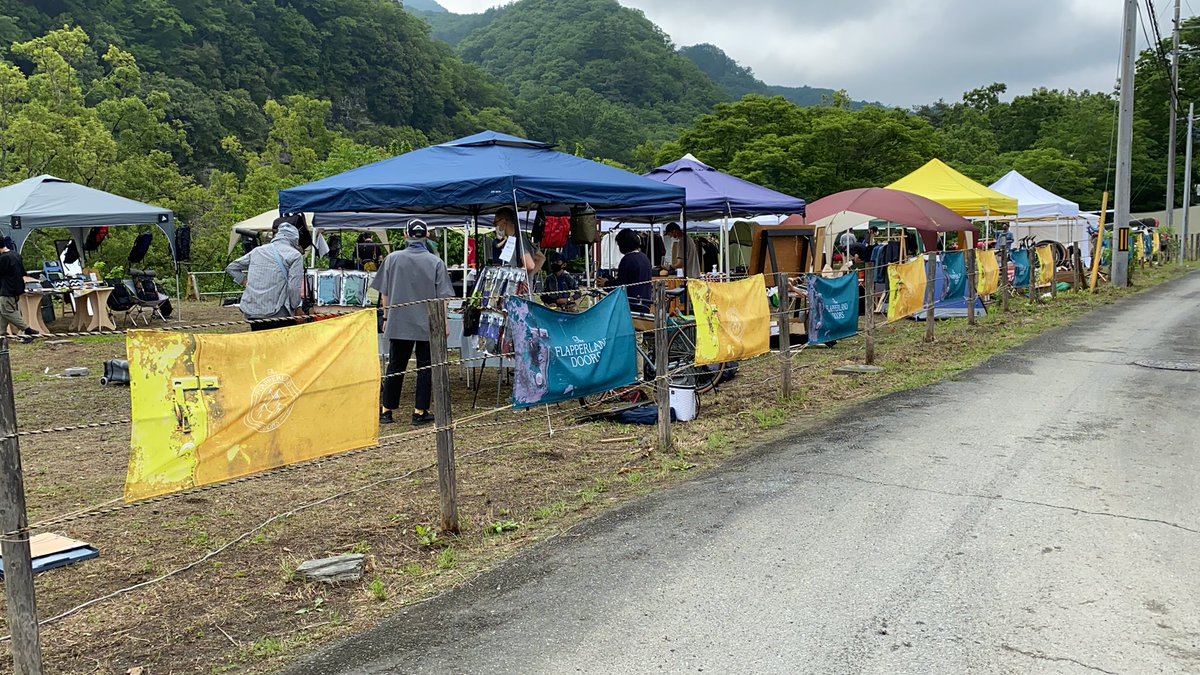 Fld_Doors's tweet photo. 本日！準備が着々と進んでいます！10:30会場です！晴れてきました！🌿 https://t.co/xoRwgAtW0S