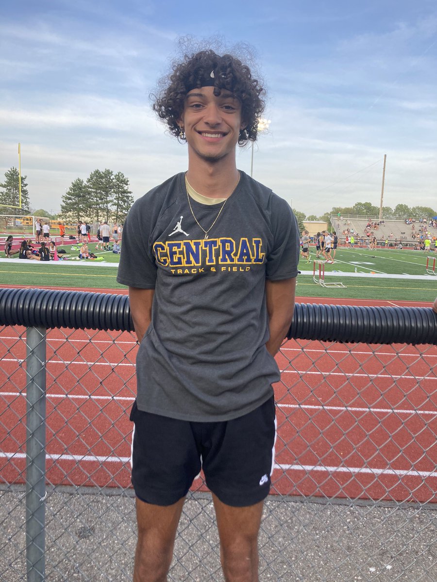 💪🏽⚡️ State Qualifier Alert ⚡️💪🏽
          Junior <a href="/ryannellie215/">Ryan Nelson</a> 
  Regional Champion 110 Hurdles
                  PR - 15.40 <a href="/WalledLakeAth/">Walled Lake AD</a> <a href="/WLCentralHS/">Walled Lake Central High School</a>