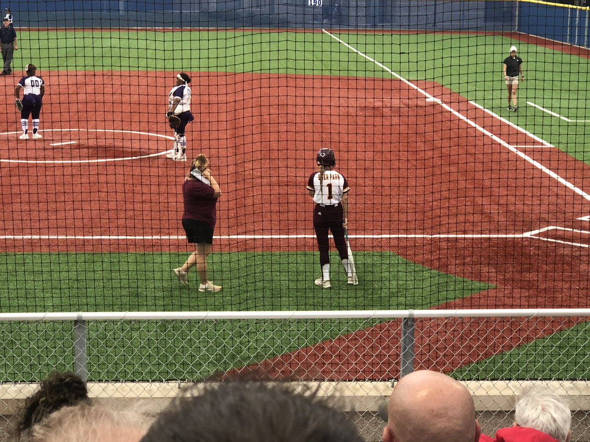 dpisdathletics's tweet photo. Deer Park leads 12-0 after 3. https://t.co/uLsnto8spl