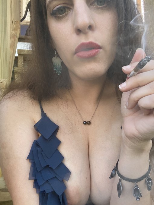 Come see more vacation fun! https://t.co/C7pybmZnMk #girl #woman #weed #smokingweed #stonerbabe #stonergirl<a href="/tag/love"class="tags"><span>#love</span></a><a href="/tag/cute"class="tags"><span>#cute</span></a><a href="/tag/beautiful"class="tags"><span>#beautiful</span></a><a href="/tag/fun"class="tags"><span>#fun</span></a><a href="/tag/girl"class="tags"><span>#girl</span></a><a href="/tag/sexy"class="tags"><span>#sexy</span></a><a href="/tag/hot"class="tags"><span>#hot</span></a><a href="/tag/gorgeous"class="tags"><span>#gorgeous</span></a>