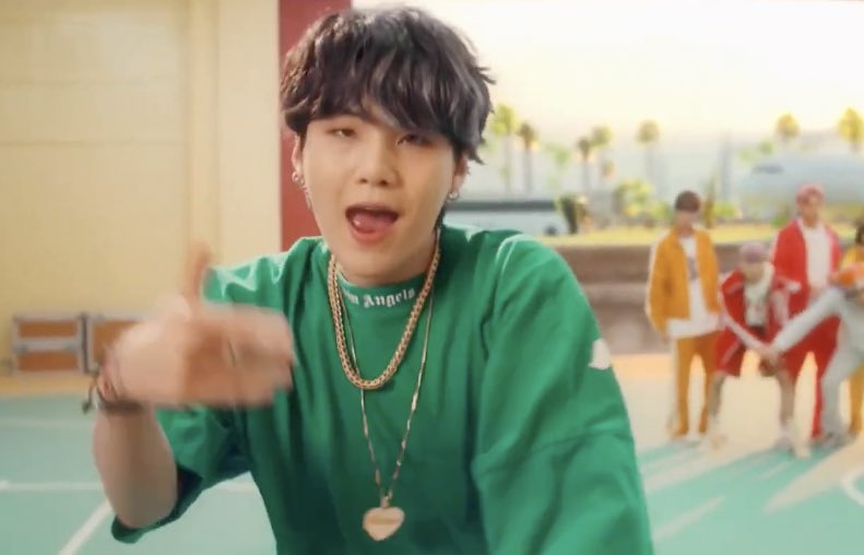jkkv_'s tweet photo. DIOS NO IMPORTA CUENTAS VECES VEA EL MV SIGO EMOCIONANDOME POR LO HERMOSO QUE SE VE YOONGI
I'm voting for @BTS_twt for #BBMAsTopSocial https://t.co/eQs8s1sknA