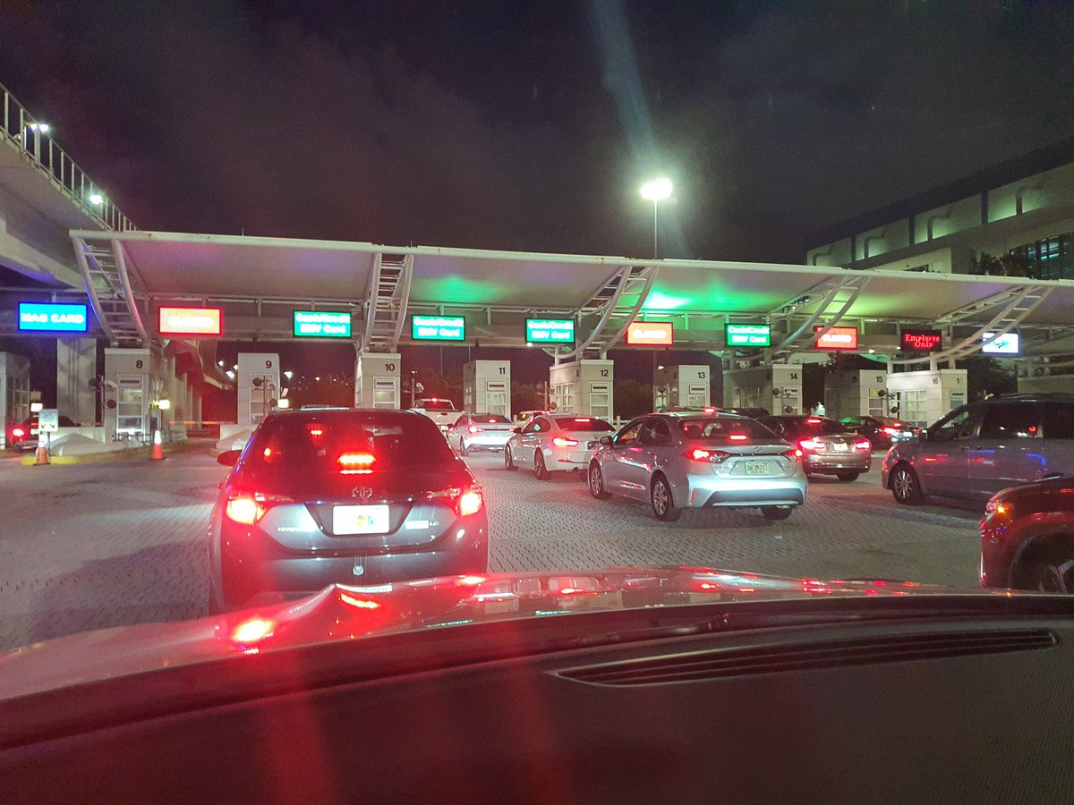 mabarbagallo's tweet photo. @miamiairports shame about parking cashier system https://t.co/uQG4DHGYYo