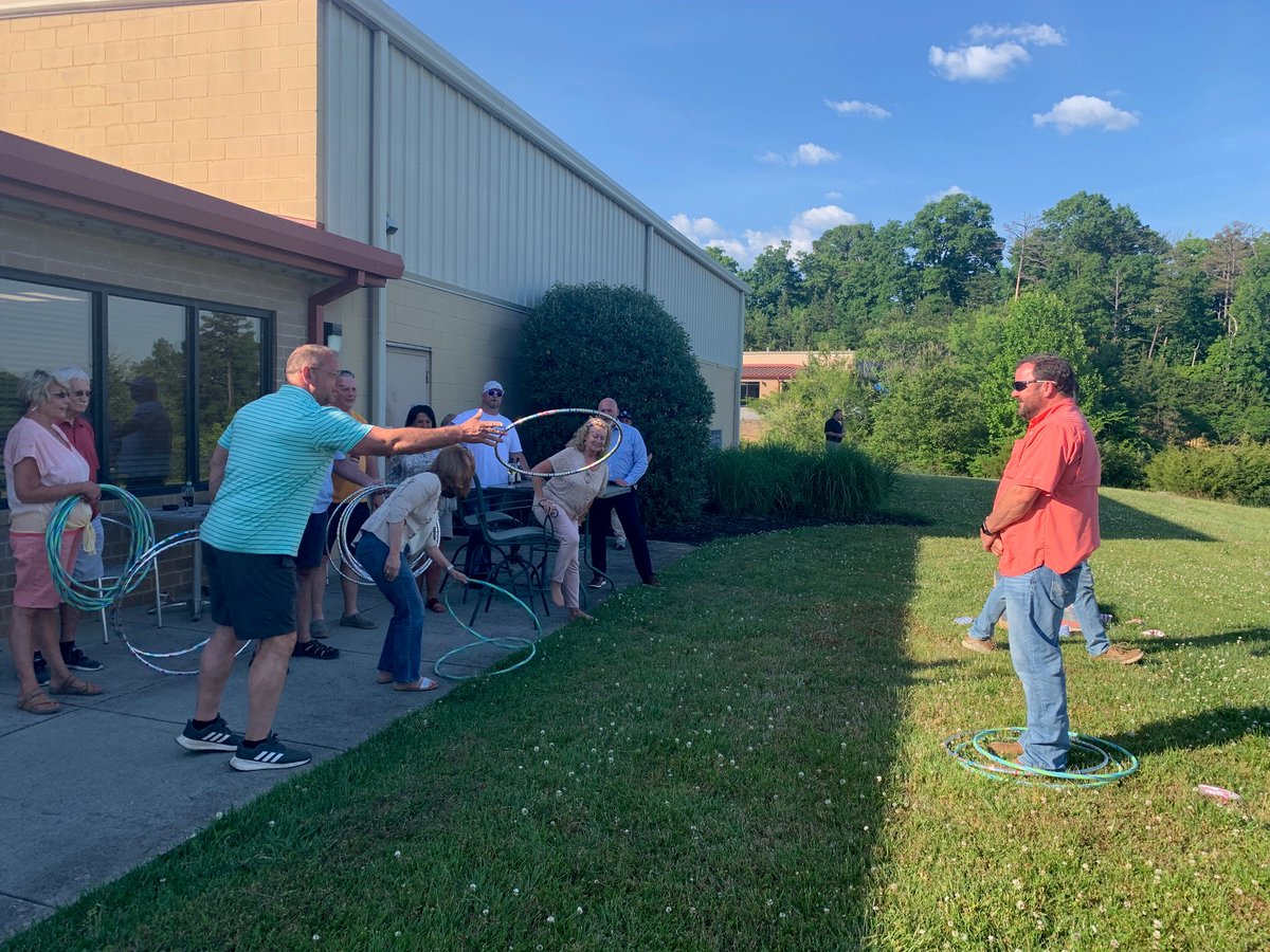AzorTheFrog's tweet photo. Our Knoxville branch celebrated their March Madness spirit competition win last night with lots of Barbecue, games, and story telling! #TeamAZOR #Knoxville #GetItFromTheFrog https://t.co/XPmmjuZJAY