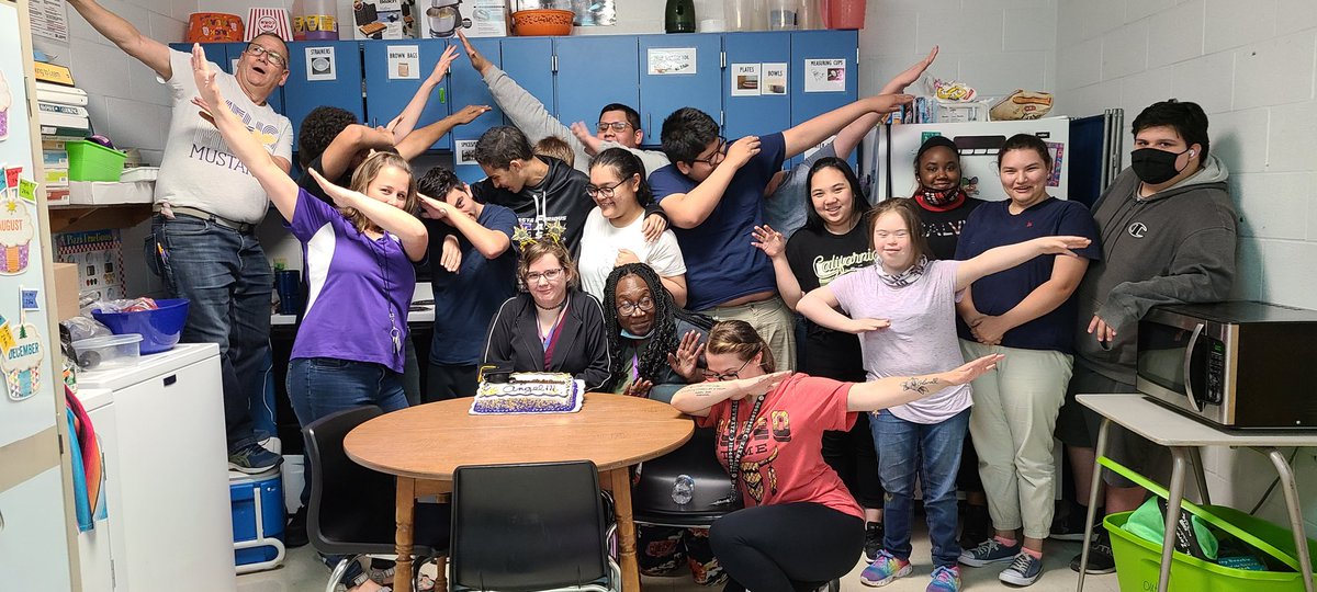 MfhsLife's tweet photo. Congrats to our senior, Angel! We are so proud of you! #senior2021 #mfhs https://t.co/XhNIJV8KHy
