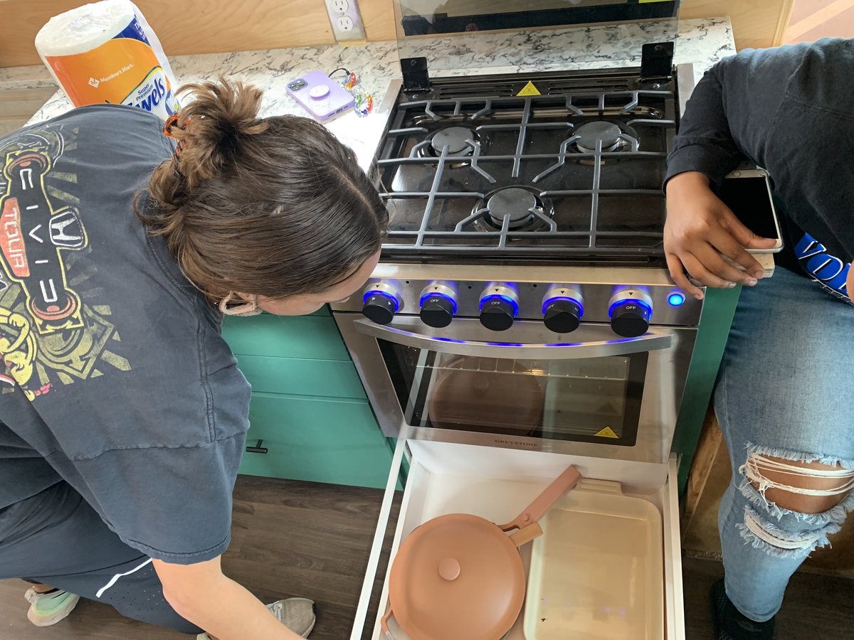 AncloteSharks's tweet image. Converted School Bus on campus by AHS very own Miss. Salamone
#ConvertedSchoolBus
#Project
@pascoschools