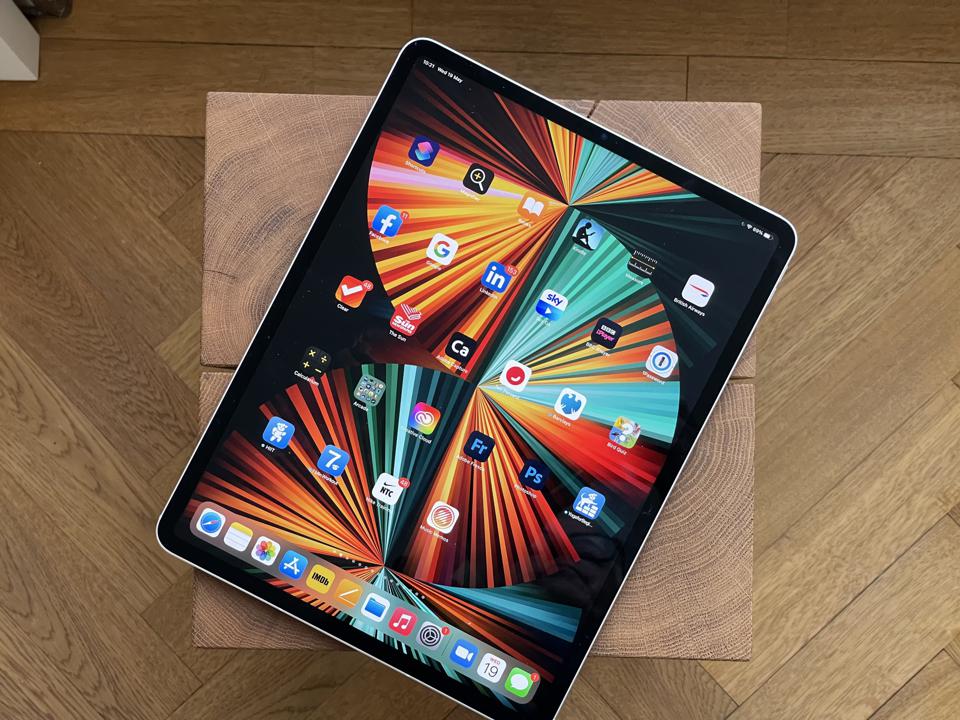 iPad Pro 2021 Reviews Praise Dazzling Display, But There’s One Consistent Drawback