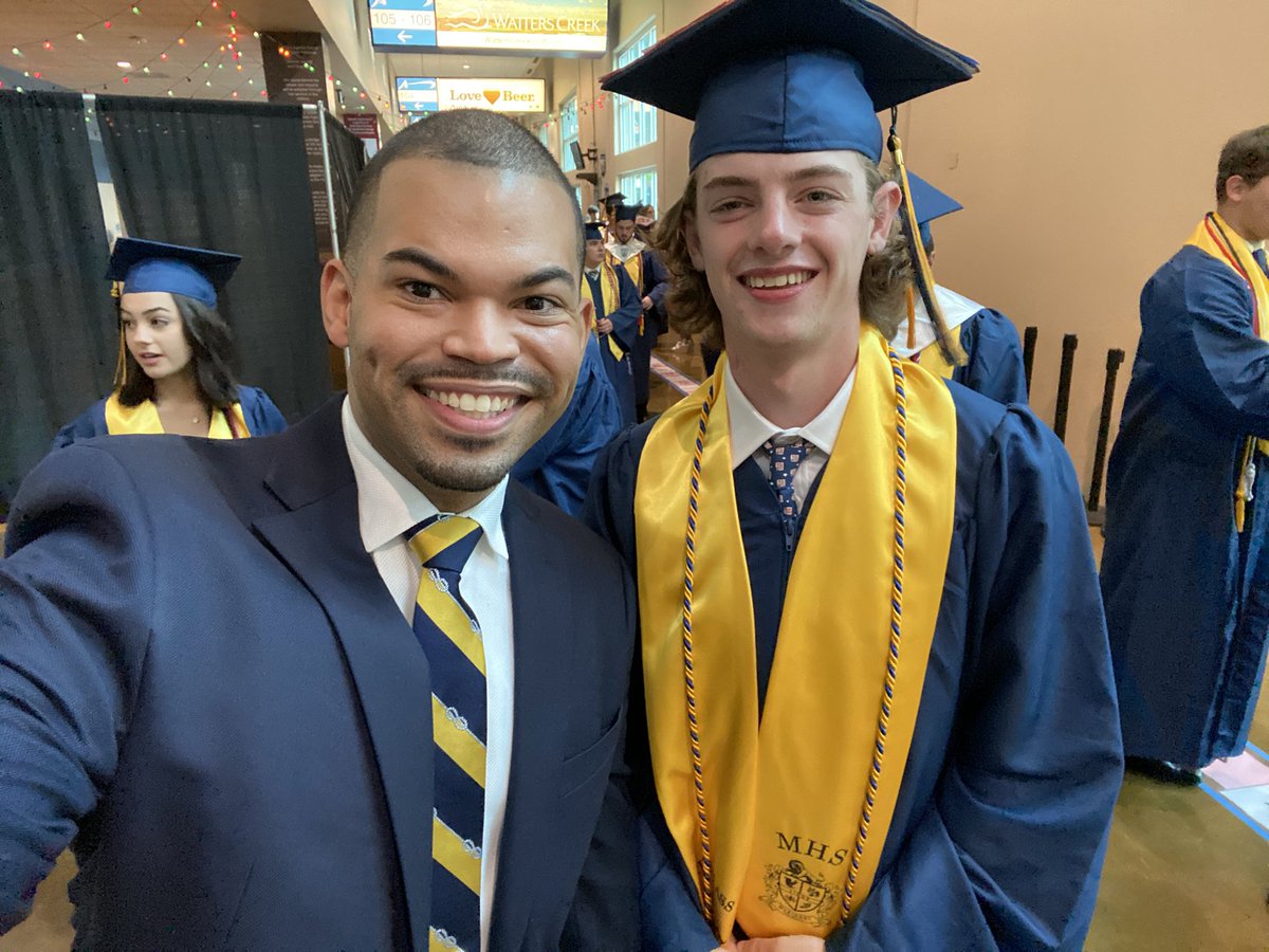 Justin_D_James's tweet photo. Seeing these smiles and celebrating their accomplishments makes this entire year worth it! #MHSGraduation #MyMISD #LionsForLife https://t.co/Vv6i6LGDSC