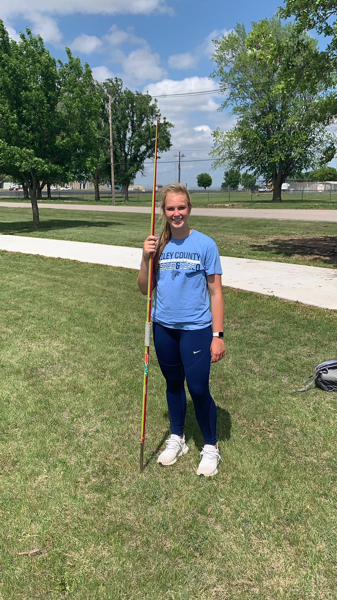 rileycountyTF's tweet photo. Congrats to regional champ and new school record holder in the javelins @jessib_4 with a throw of 149”1’ https://t.co/nPSOwIdrOI