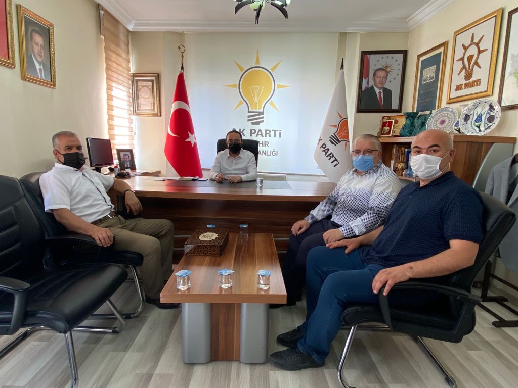 BAŞKANIMIZ'DAN AKPARTİ'YE ZİYARET
Başkanımız <a href="/ismailamanalmaz/">ismail ağmanalmaz</a>, <a href="/akpartinevsehir/">AK Parti Nevşehir</a> İl Başkanı Sn <a href="/kemikkiranali/">Ali Kemikkıran</a> Bey'i ziyaret etti.
Ağmanalmaz, İl Başkanlığı görevine gelen Sayın Kemikkıran'a hayırlı olsun dileklerini sundu.
Ziyarette <a href="/zmehmetkahraman/">Mehmet K A H R A M A N 🇹🇷🇵🇸</a> ve <a href="/gulkan_evren/">🇹🇷 Evren GÜLKAN🇹🇷</a> da yer aldı.