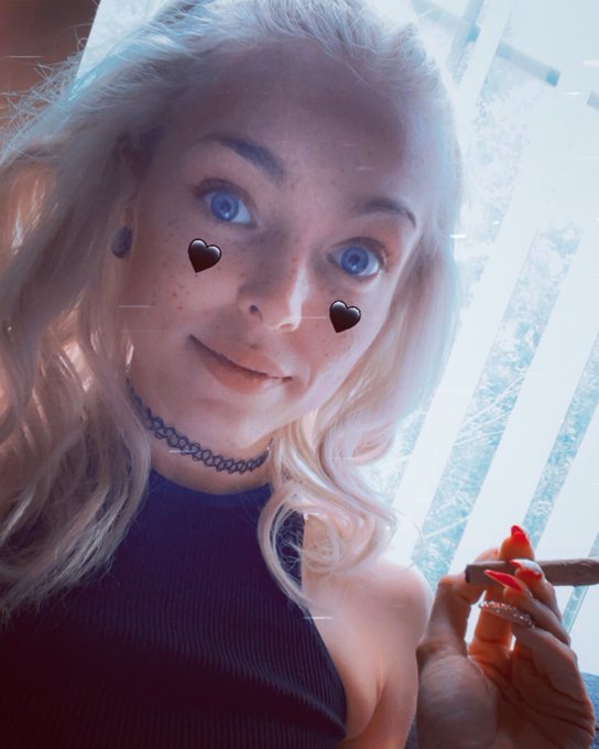 Rise and grind 💗✨ #blonde #onlyfans #babe #single #420 https://t.co/8pzyA4LWL6<a href="/tag/blonde"class="tags">#blonde</a><a href="/tag/onlyfans"class="tags">#onlyfans</a><a href="/tag/babe"class="tags">#babe</a><a href="/tag/single"class="tags">#single</a>