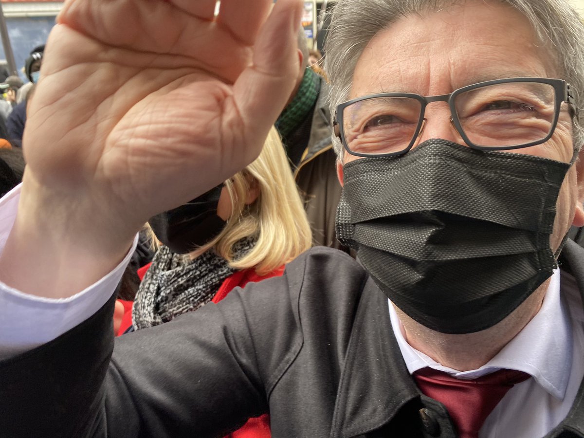 decidonsparis11's tweet photo. Cet après-midi, @JLMelenchon est venu soutenir notre @Simonnet2 , candidate à la #legislativePartielle dans le 20e à Paris (30 mai et 6 juin).
Les militants du 11e étaient au rendez-vous pour une 18ème insoumise à l’Assemblée #LFI https://t.co/omzSdr272p