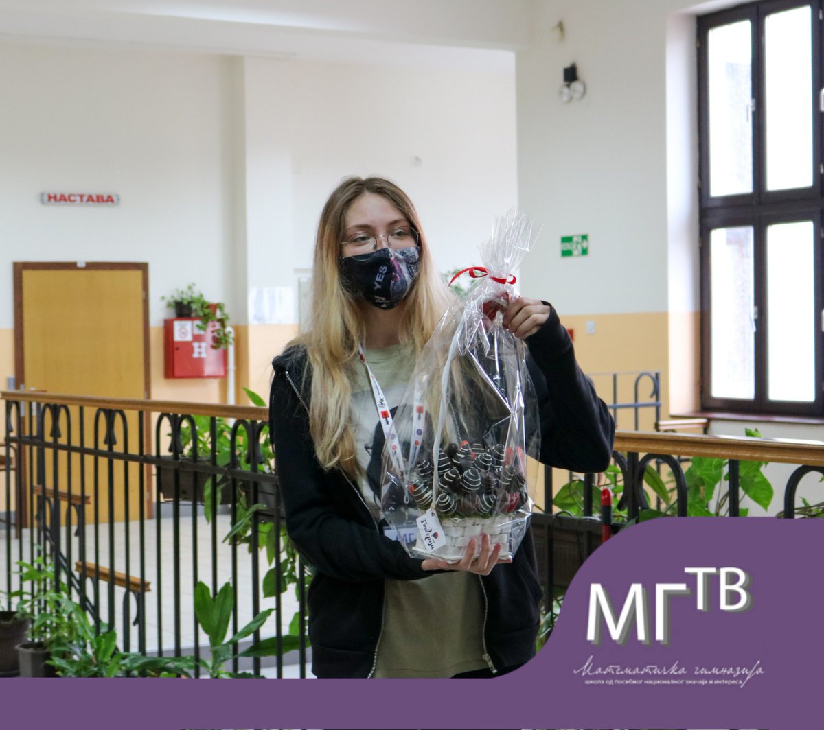 MatGimTV's tweet photo. Данас вам представљамо два изузетна члана наше екипе - Иву и Лену!

Овим путем желимо да похвалимо сав труд чланова МГ ТВ екипе који раде иза камера јер без њих цео пројекат не би био остварив. https://t.co/K93fED4qyM
