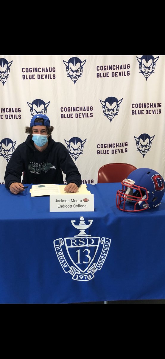 Coginchaug_Football tweet media