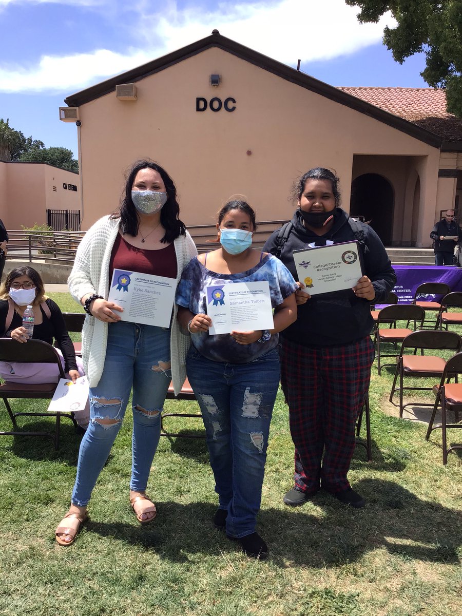 YHSDRAGONS's tweet photo. Today, we recognized our Dragons for all their hard work this year! Great job Dragons! #godragons 🐉💜🤍💜 https://t.co/vpMR2rlZWV