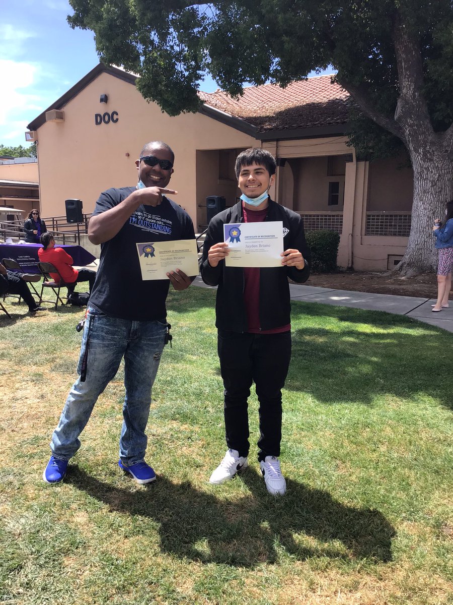 YHSDRAGONS's tweet photo. Today, we recognized our Dragons for all their hard work this year! Great job Dragons! #godragons 🐉💜🤍💜 https://t.co/vpMR2rlZWV