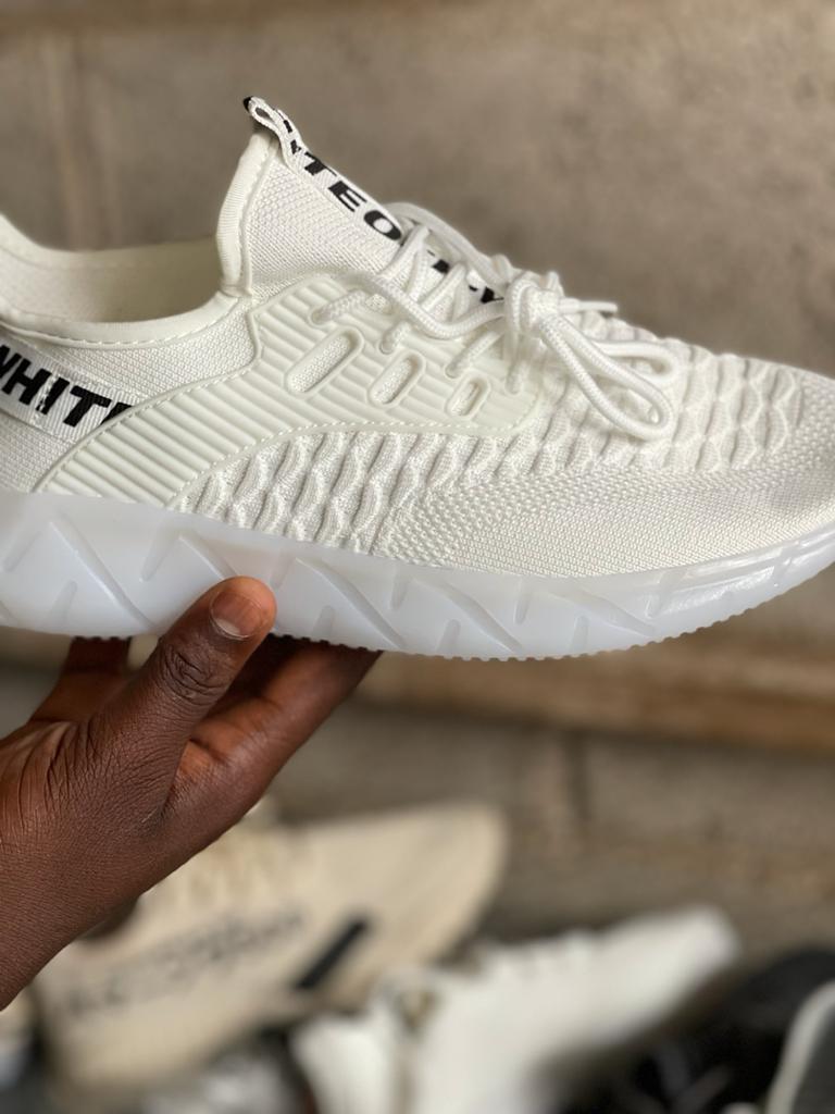 seniorabbati's tweet photo. Hello fam ❤
I have these quality slides at an affordable of 8,000
Whatsapp/call:07066553388
Nationwide delivery 🚚

#ChiefofArmyStaff #itelOnlineLaunch 
#hushpuppi #RestInPeace #BreakingNews https://t.co/5TbumQKnLz