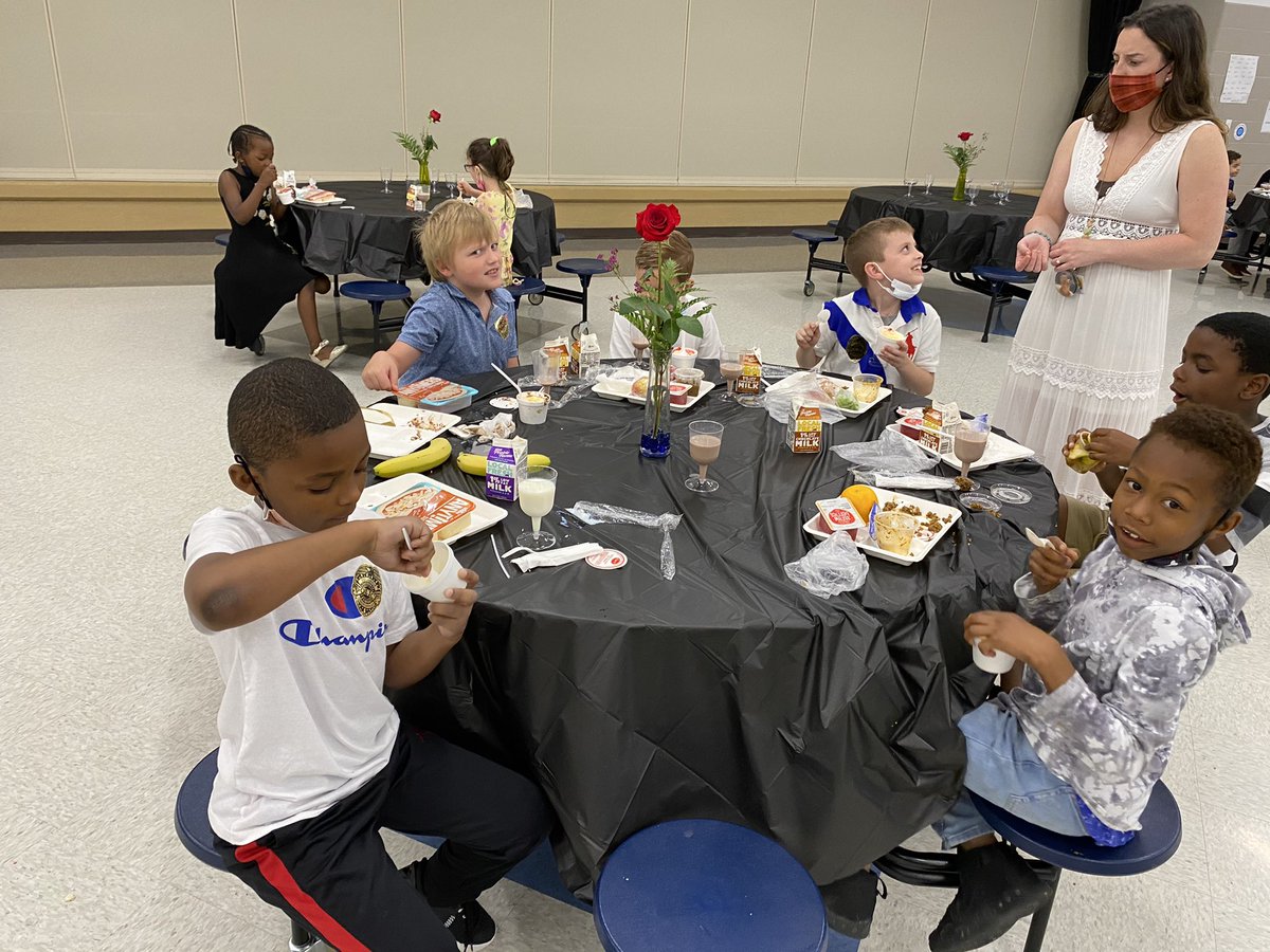 MrsWies's tweet photo. Fancy Lunch! #EBELionPRIDE #FancyLunch https://t.co/1TpkBzHFxl