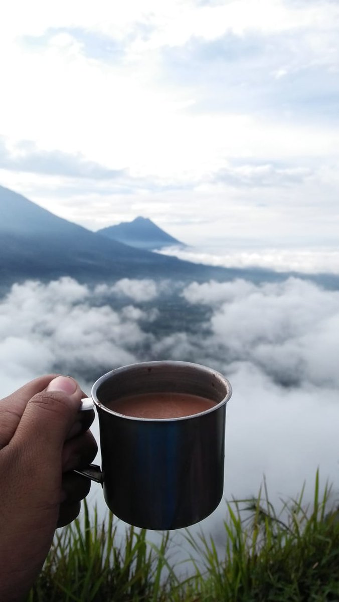 RewinGW's tweet photo. Yen sirahmu wis mulai mumet, iku tandane awakmu kudu ngopi sek ben ra edan https://t.co/ElKjwrd5YP