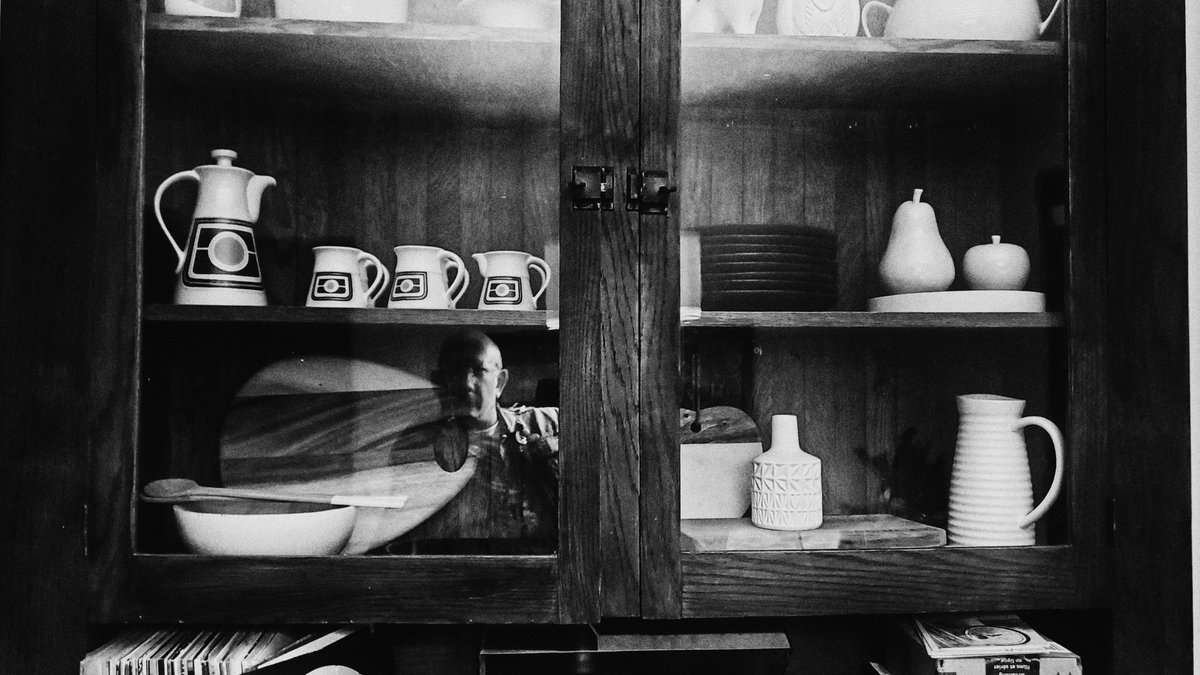 TRBLLGHTFLMS's tweet photo. I took a moody selfie last night. Posting it because, DO YOU SEE THAT TEA SET!? https://t.co/EYug7LJE1u