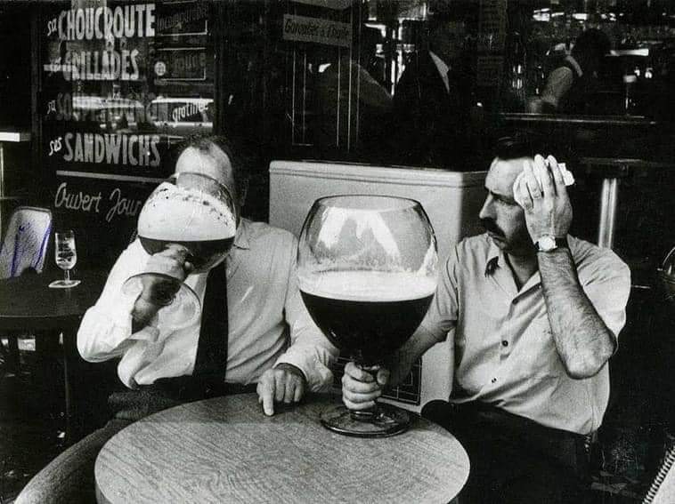 MagdaMarrkefka's tweet photo. To to szklaneczce i do ลรณลผeczka.
โกโโกโโก
#piwo #beer #OneGlass #glass https://t.co/fIeem0HlS2