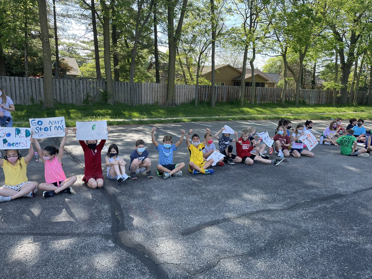 The KINDY 500 was amazing! We finally got to “gather” as a school family! Thank you <a href="/GabeyKgrade/">GabeyKgrade</a> <a href="/MissB_MTE/">Miss Benson</a> <a href="/MTE_MrsGivens/">Mrs. Givens</a> for a wonderful start to the weekend! ❤️🏁
