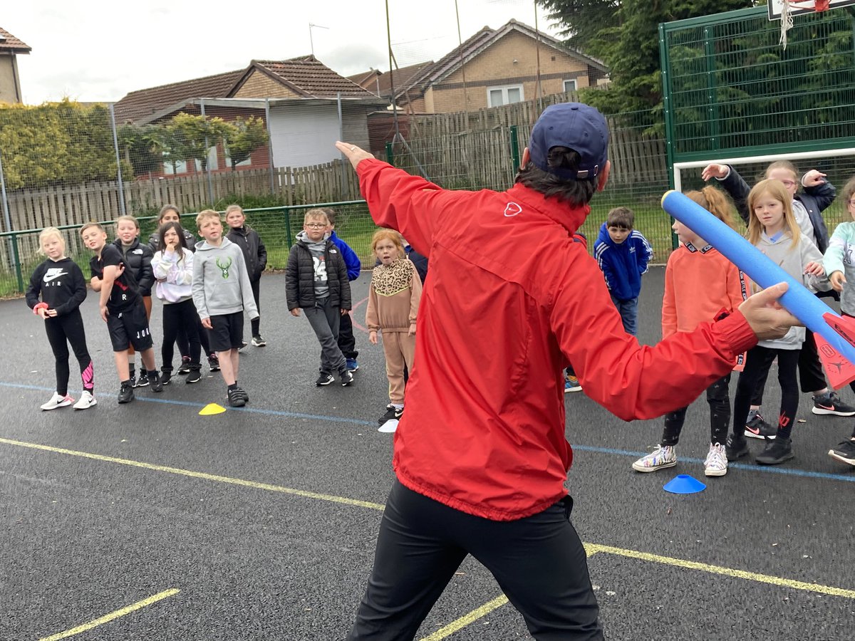 Caldercuilt's tweet photo. Thank you Jonny Rowan for showing P4s how to aim frisbees and javelins on our MUGA. The children really enjoyed their weekly sessions. Alise had a bit of fun with the hoops too!
@ActiveSchoolsJR
@PEPASSGlasgow
#cpssport
#cpslovelearning https://t.co/wGlMKwwYdO