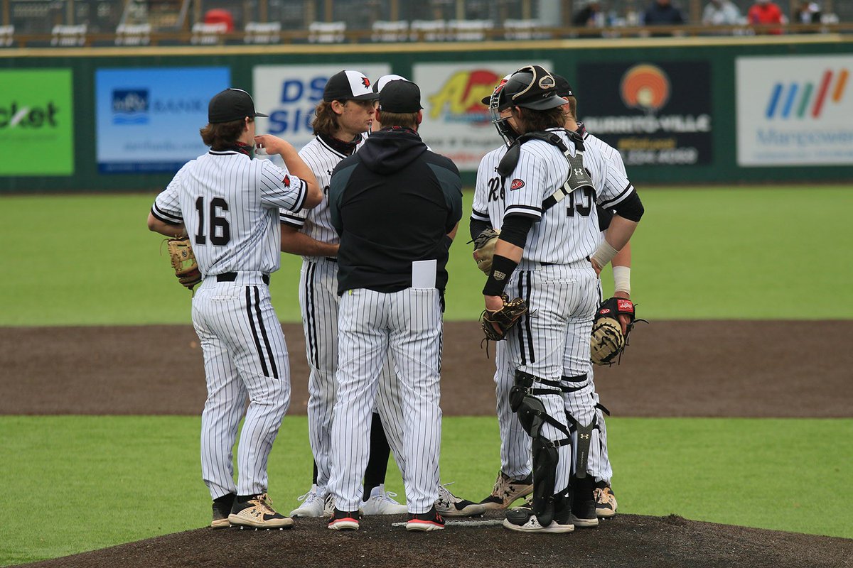 OVCSports's tweet image. .@SEMOBaseball is your 2021 OVC Baseball ⚾ Regular Season Champions.

It is the team's 5th regular season crown (2002, 2014, 2015, 2016, 2021). 🏆🏆🏆🏆🏆

The Redhawks will be the No. 1 seed for next week's #OVCBase Tournament in Jackson, Tennessee.