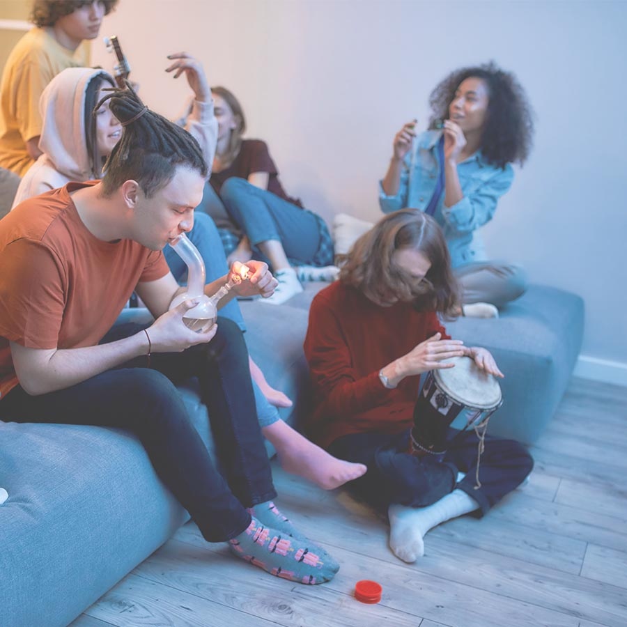 GetKushCa's tweet photo. TGIF! Almost a few weeks away from summer, we can just almost taste some down time with some friends and whiff up some of your favorite strains to enjoy the weekend. https://t.co/tUDWLdnnqz