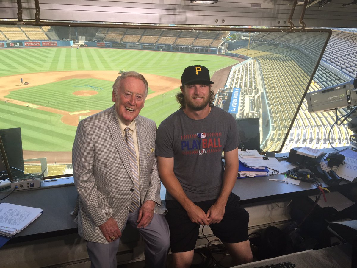 RT @HistoryPirates: Vin Scully and Gerrit Cole at Dodger Stadium on August 14, 2016 https://t.co/ytPVcLr8wC