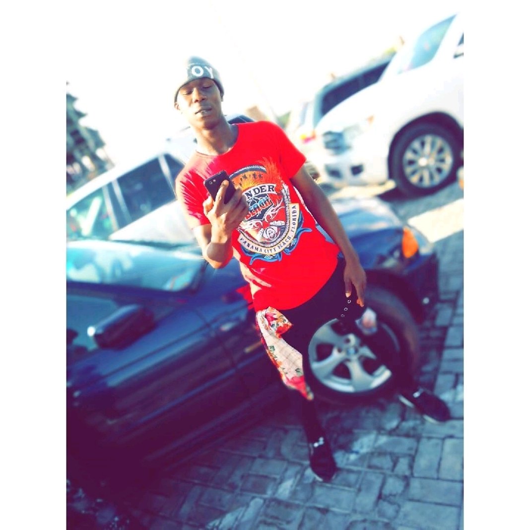 Emexkellydmw's tweet photo. Pray for Gods grace and blessing 🙏🐐🐐#goatchallenge
#EMINEM #TravisScott #Davido #DaBaby #dax #ChrisBrown #Drake https://t.co/8HIZzhkefE
