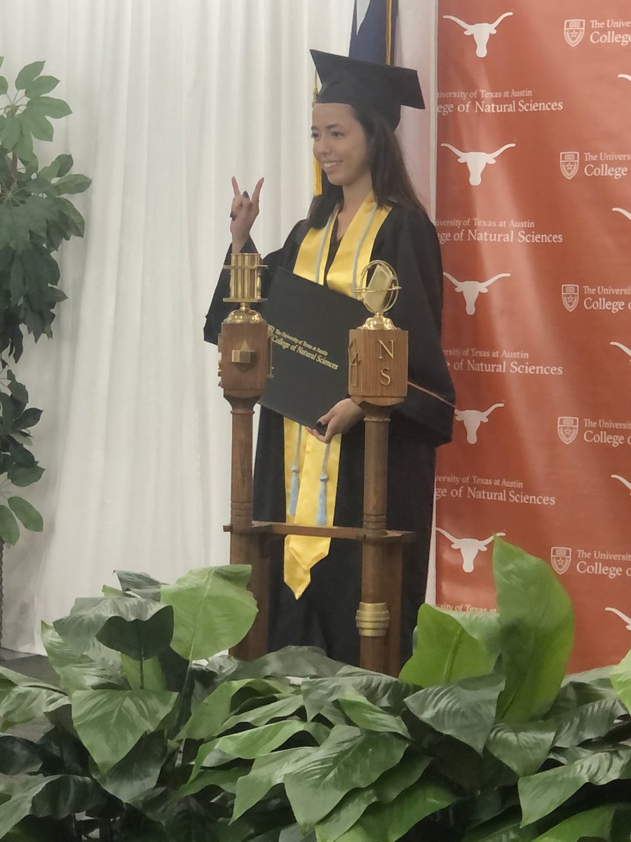 mckelvain_4th's tweet photo. This former @mambrinosteam student and @GHS_PIRATES graduate graduated from @UTAustin today with a B.S. in Mathematics with a Distinction in Entrepreneurship. She’s going to change the world! ❤️🌎 🤘🏼🧡🤍 @emma__katharine #CNSgrad21 #UTgrad22 https://t.co/RhssIsBd4u