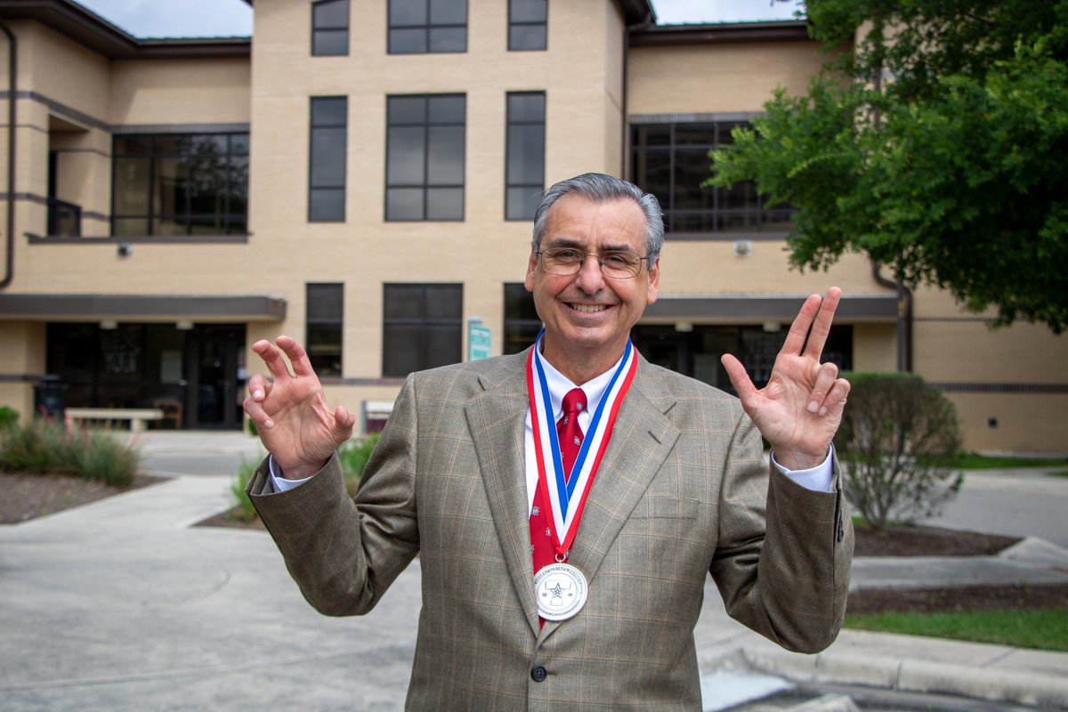 TXSTHealthCentr's tweet photo. Congratulations to Dr. Carranco, who received The Texas State University System Regentsโ Staff Excellence Award for 2020. Dr. Carranco helped guide #TXST during all medical scenarios the university has confronted.
Thank you for everything you continue to do for our community!๐ https://t.co/VuArILPmM4