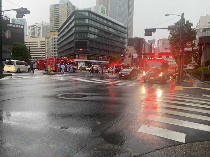 事故 5月22日 赤坂1丁目交差点で軽トラクックが大破する事故 消防車が集結している 現地の画像まとめ 東京都港区赤坂1丁目交差点 まとめダネ 事故 5月22日 赤坂1丁目交差点で軽トラクックが大破する事故 消防車が集結している 現地の画像まとめ 東京都港区赤坂1丁目交差点 まとめダネ