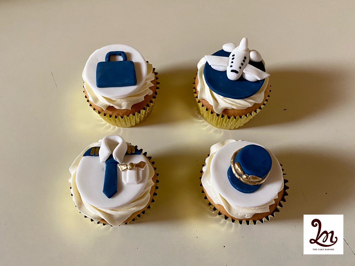 TheCakeMadame's tweet photo. Up, up and away he flies with this 2 layered orange sponge with accompanying cupcakes!
#PilotCake #PilotCupcakes #OrangeSpongeCake #Cakegasm https://t.co/XIpQ6LzwL4